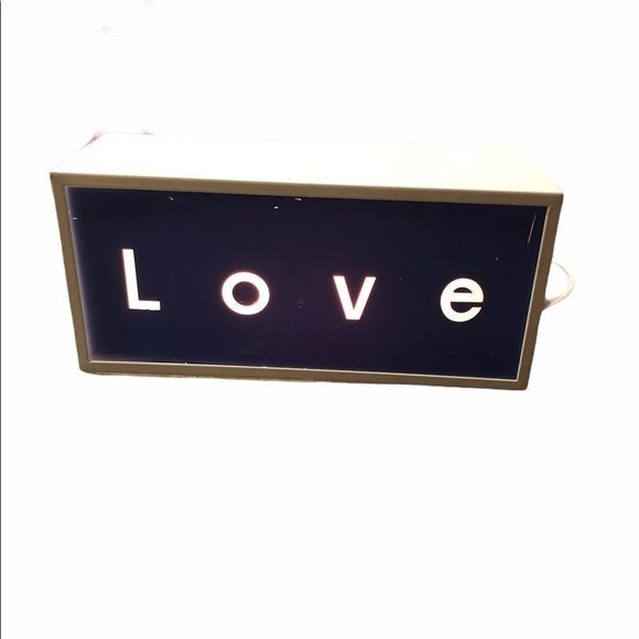 Love ❤️ Hate Light Box Vintage